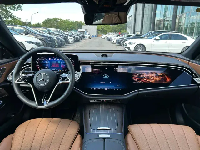 Mercedes-Benz E-Class — Фото автомобиля 13