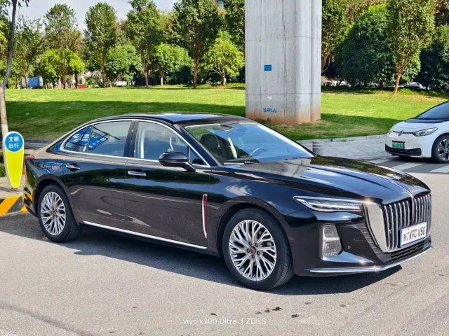 Hongqi H5 — Фото автомобиля 3