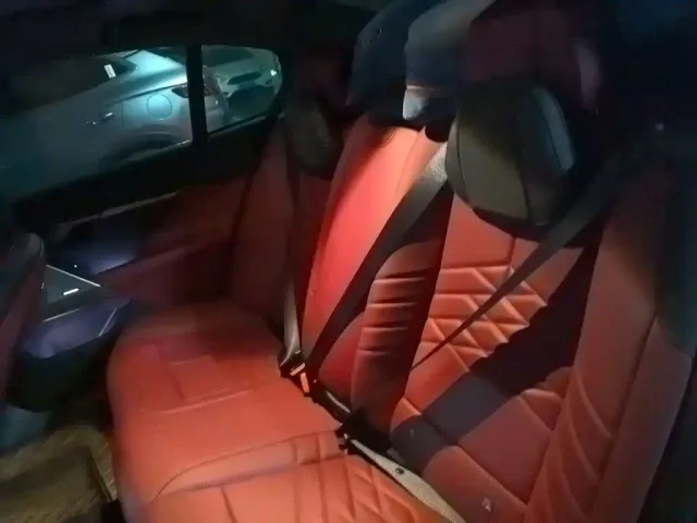 BMW i5 — Фото автомобиля 13