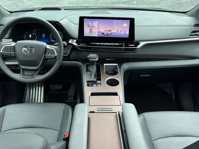 Toyota Granvia — Фото автомобиля 10