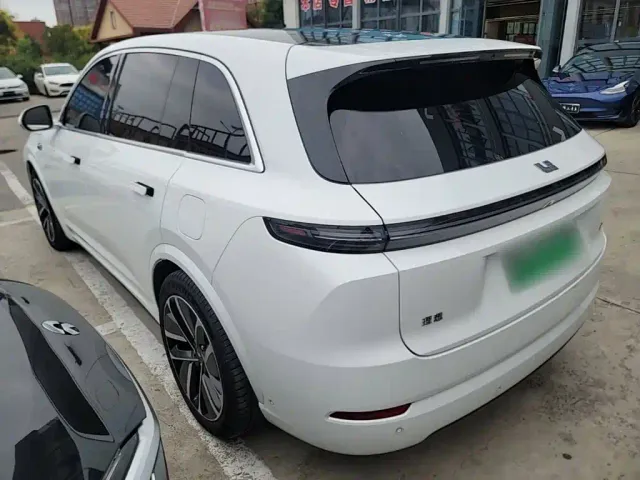 Li Auto L7 — Фото автомобиля 23