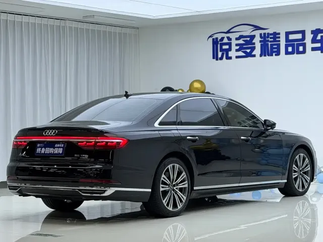 Audi A8 — Фото автомобиля 9