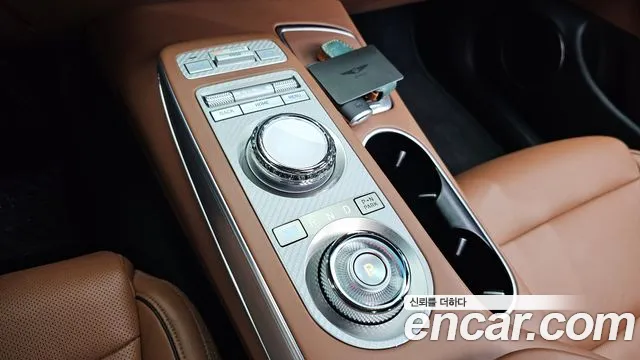 Genesis GV70 2.5T Бензин AWD — Фото автомобиля 9