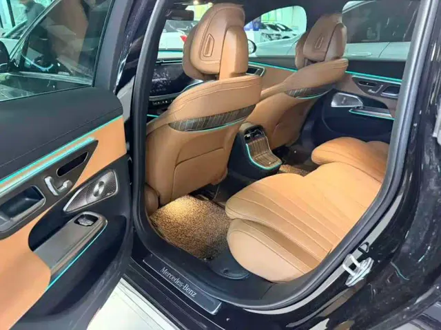Mercedes-Benz E-Class — Фото автомобиля 7
