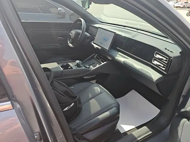 BYD Qin L — Фото автомобиля 24