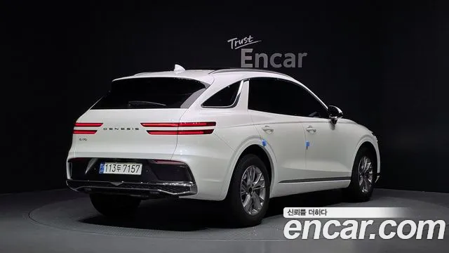 Genesis GV70 2.5T Бензин 2WD — Фото автомобиля 2