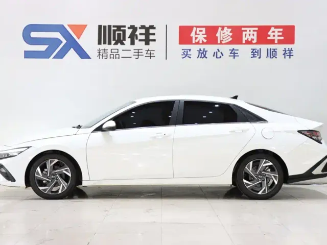 Hyundai Elantra — Фото автомобиля 6