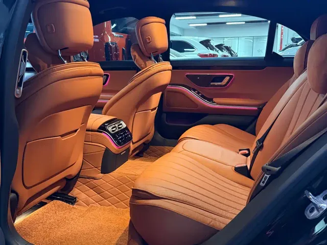 Mercedes-Benz S-Class — Фото автомобиля 15