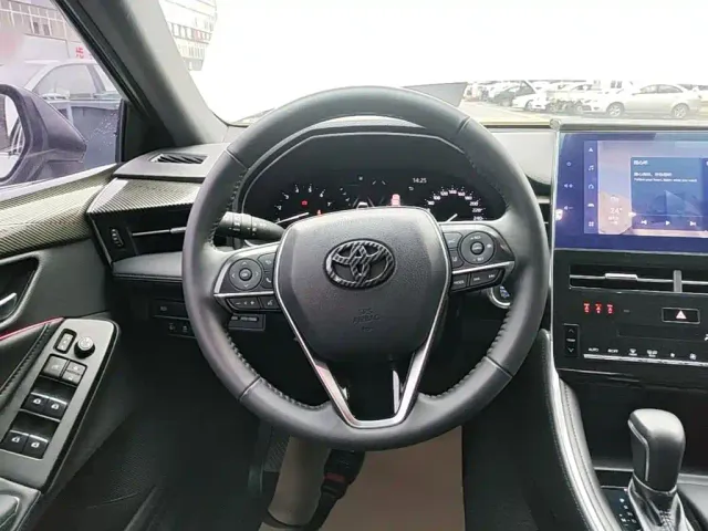 Toyota Avalon — Фото автомобиля 6