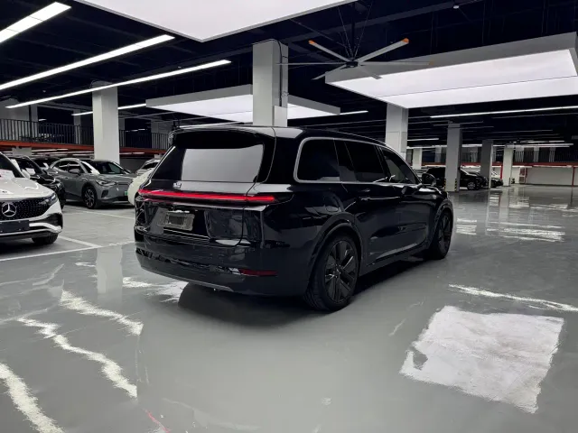 Li Auto L9 — Фото автомобиля 13