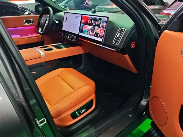 Li Auto L8 — Фото автомобиля 8