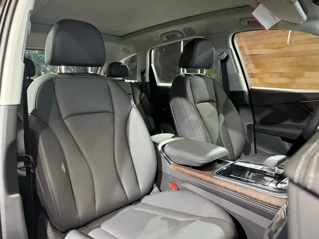 Audi Q7 — Фото автомобиля 14