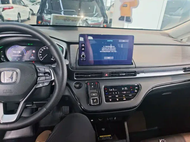 Honda Elysion 2024 2.0L e:HEV Luxury Edition — Фото автомобиля 9