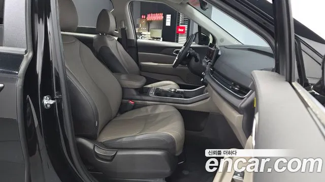Kia Carnival — Фото автомобиля 17