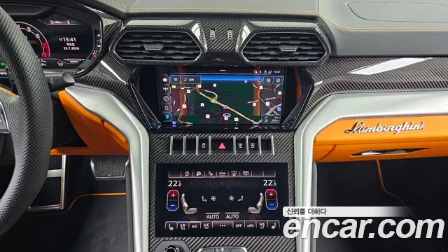 Lamborghini Urus — Фото автомобиля 12
