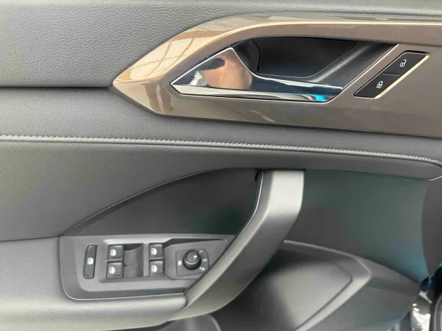 Volkswagen Tharu — Фото автомобиля 18