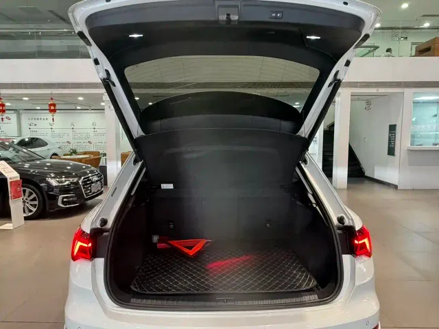 Audi Q3 — Фото автомобиля 20