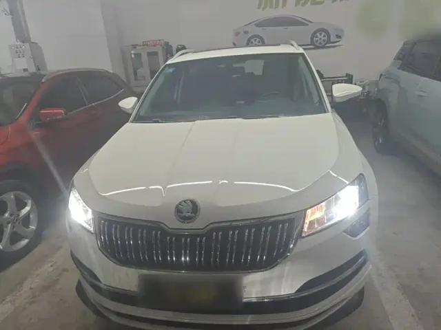 Škoda Karoq 2022 TSI280 Luxury — Фото автомобиля 2