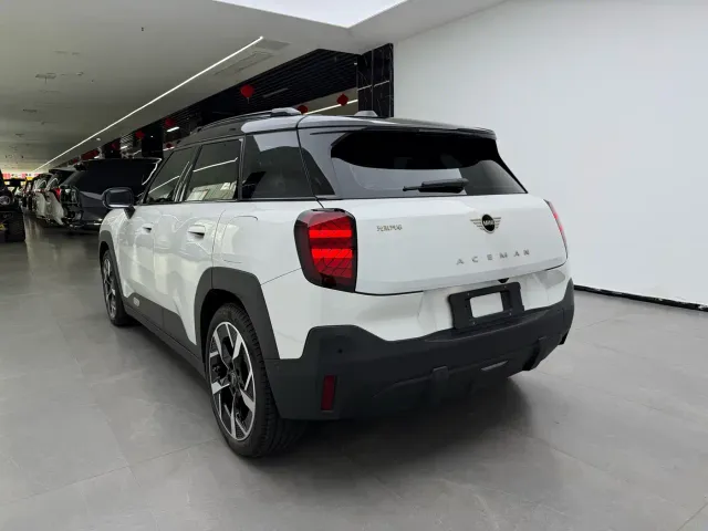 MINI Electric MINI ACEMAN — Фото автомобиля 4