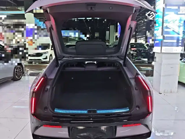 Xpeng P7 — Фото автомобиля 18