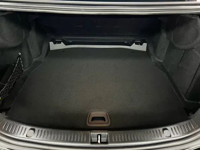Mercedes-Benz E-Class — Фото автомобиля 27