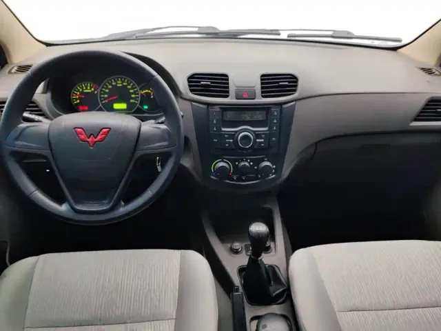 Wuling Hongguang — Фото автомобиля 12