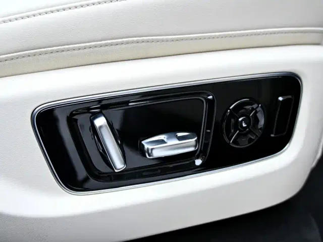 Li Auto L9 — Фото автомобиля 26