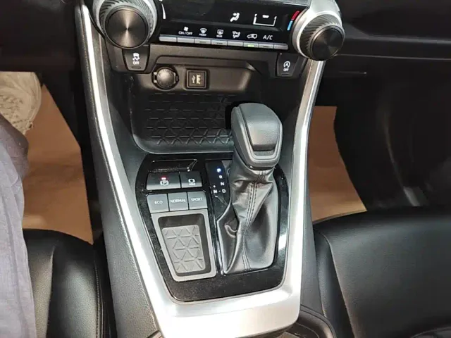 Toyota RAV4 — Фото автомобиля 13