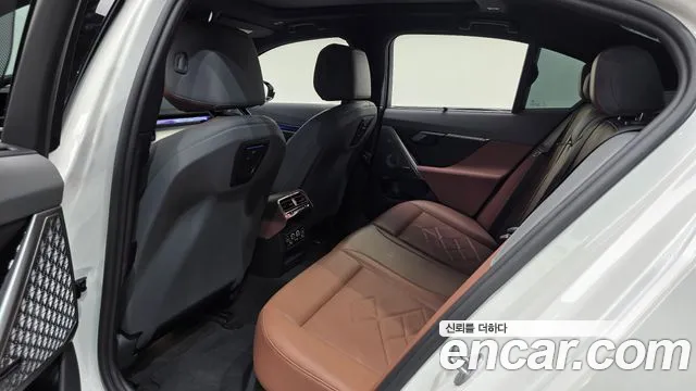 BMW i5 — Фото автомобиля 23