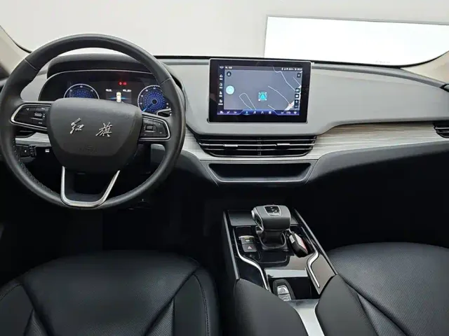 Hongqi E-QM5 — Фото автомобиля 12