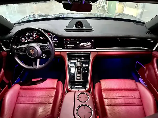 Porsche Panamera — Фото автомобиля 24