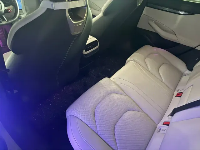 Xiaomi SU7 — Фото автомобиля 11