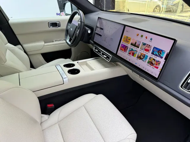 Li Auto L7 — Фото автомобиля 20