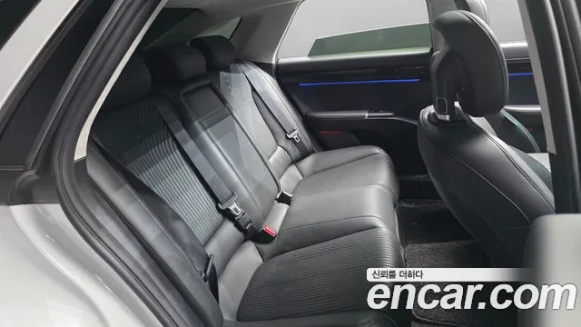 Hyundai Grandeur Grandeur (GN7) 2.5 Бензин 2WD — Фото автомобиля 11