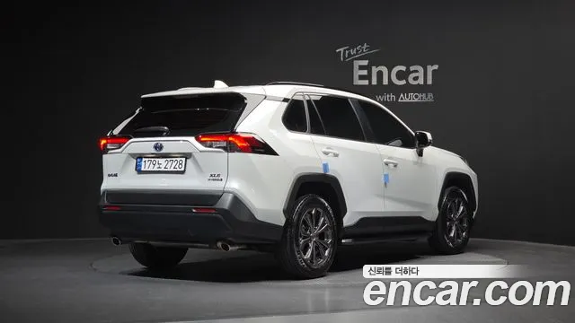Toyota RAV4 — Фото автомобиля 2
