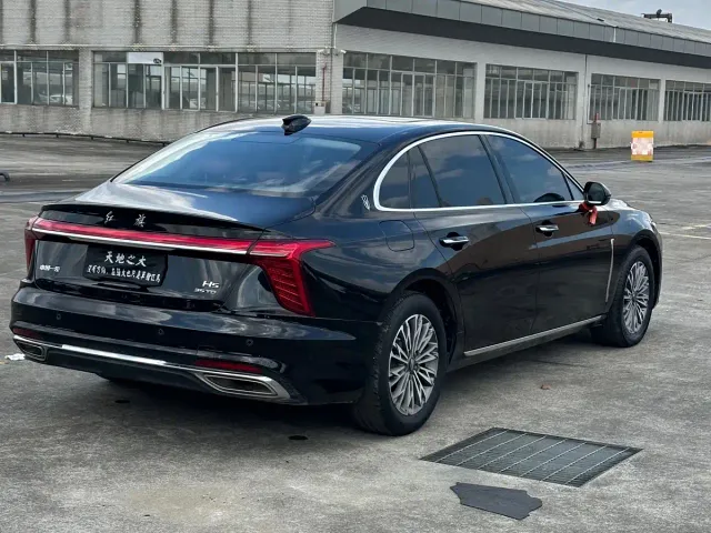 Hongqi H5 — Фото автомобиля 12