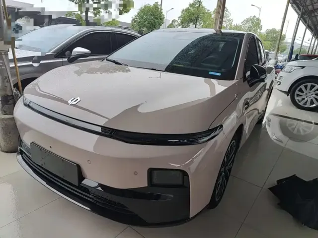 Фотография автомобиля — Leapmotor B01