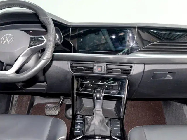 Volkswagen Passat — Фото автомобиля 14