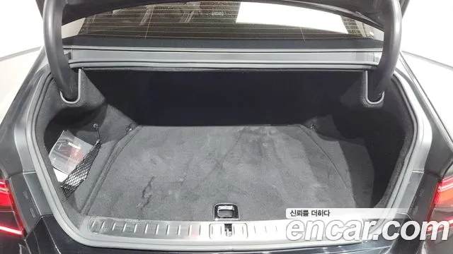 Genesis G90 — Фото автомобиля 16