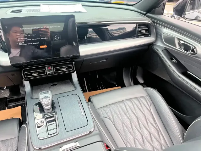 GAC Trumpchi GS8 — Фото автомобиля 15