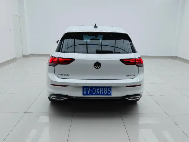 Volkswagen Golf — Фото автомобиля 4