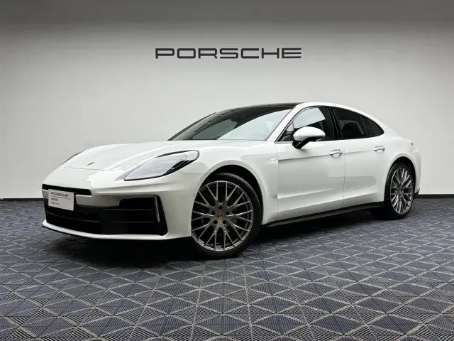 Фотография автомобиля — Porsche Panamera