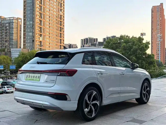 Audi Q4 e-tron — Фото автомобиля 5