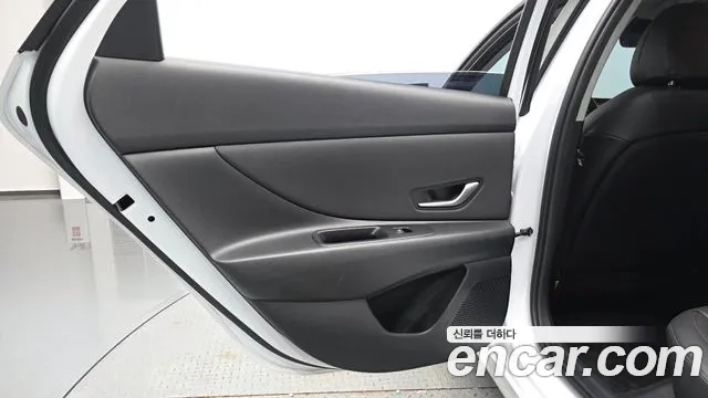 Hyundai AVANTE Avante (CN7) — Фото автомобиля 24