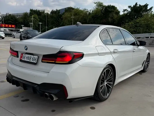 BMW 5 Series — Фото автомобиля 7