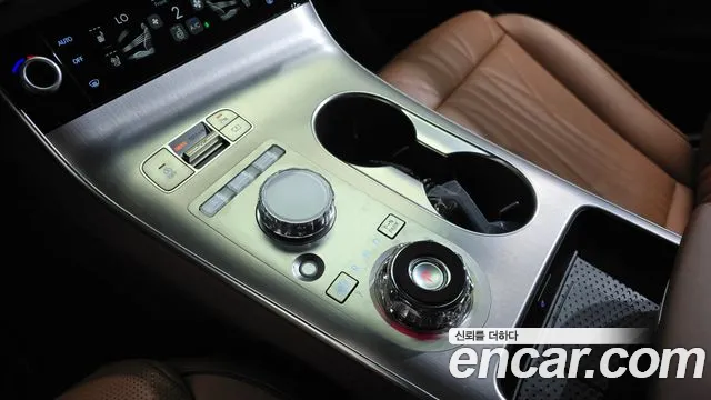 Genesis GV70 2.5T Бензин AWD — Фото автомобиля 8