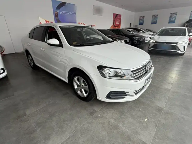 Volkswagen Lavida — Фото автомобиля 6