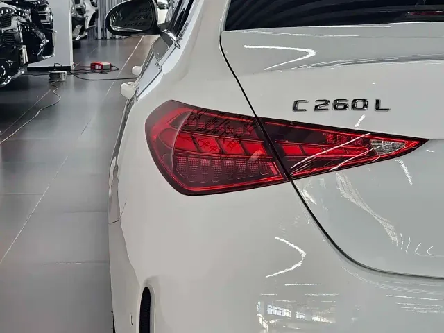 Mercedes-Benz C-Class — Фото автомобиля 4