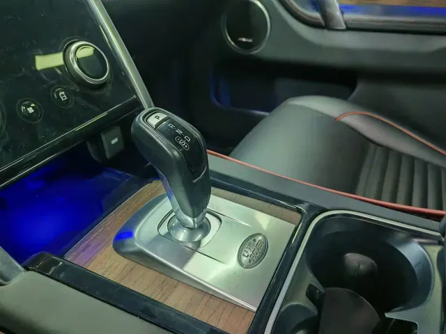 Land Rover Discovery Sport — Фото автомобиля 12