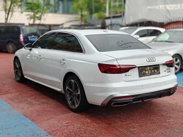 Audi A4L — Фото автомобиля 8